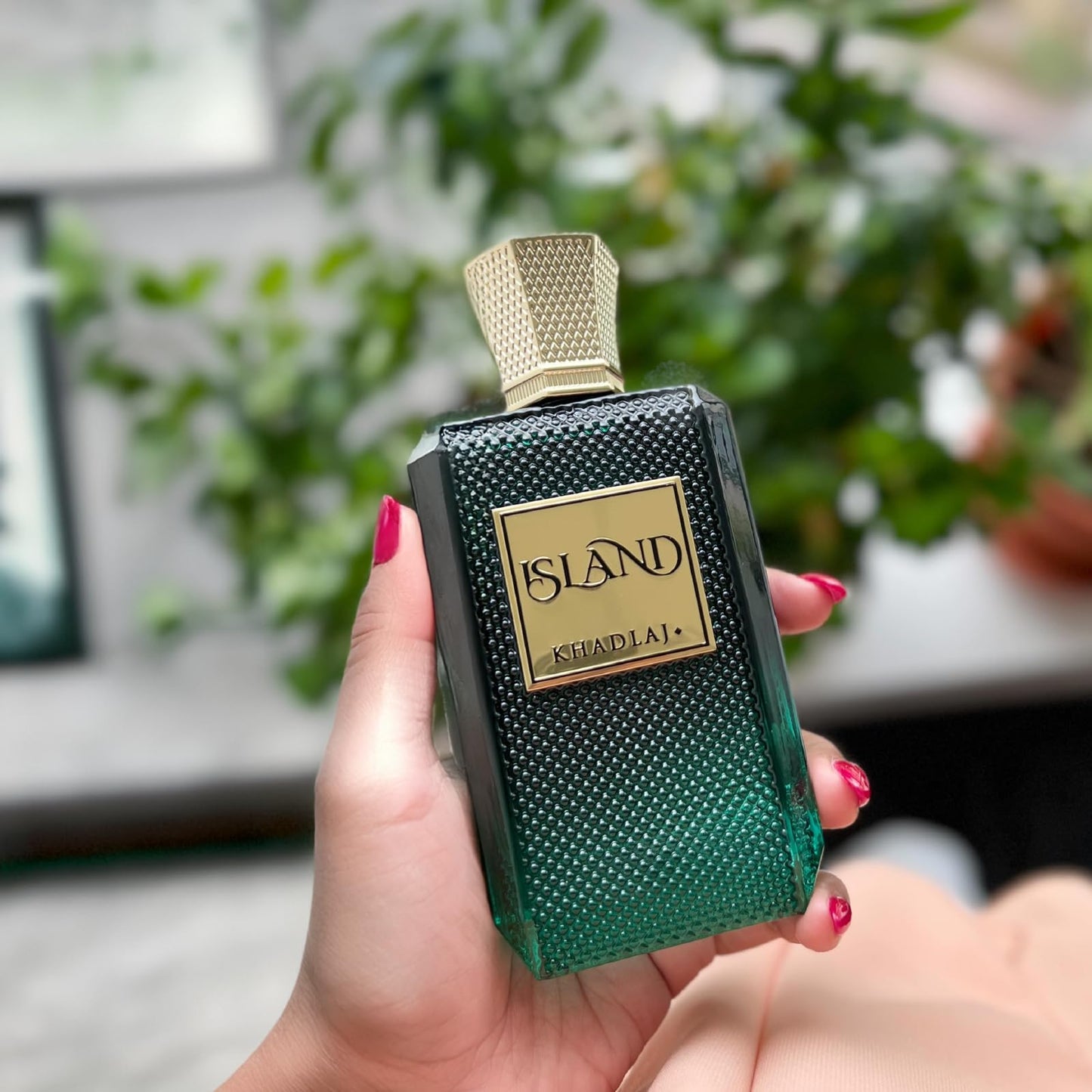 Khadlaj Island Extrait de Parfum Spray 100ml – Unisex Tropical Fragrance with Bergamot Coconut Pineapple Amber Notes Perfect scent for Men and Women